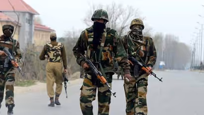 Delhi Police special cell arrests a suspect involved in Pulwama attack