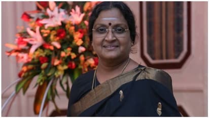 ரஜினியை திட்டியதால் ரயிலை வழிமறித்த ரசிகர்கள்...மன்னிப்பு கேட்ட வடிவுக்கரசி