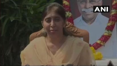 కరోనాకి పారాసిటమాల్... జగన్ కామెంట్స్ పై సోదరి స్పందన