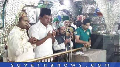 ಮಂದಿರ, ಮಸೀದಿ, ಚರ್ಚ್ಗೆ ಭೇಟಿ ನೀಡಿ ನಾಮಪತ್ರ ಸಲ್ಲಿಸಿದ ಪ್ರಕಾಶ್ ರಾಜ್