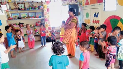 ಅಂಗನವಾಡಿಯಲ್ಲೇ ಎಲ್ಕೆಜಿ ಕ್ಲಾಸ್