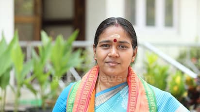 'ട്രൗസർ ഇട്ട് മൈതാനത്ത് കളിക്കുന്ന കുട്ടികളെ ഉപയോഗിച്ച് എനിക്കെതിരെ പ്രചരണം'; നേതൃത്വത്തിനെതിരെ ശോഭ സുരേന്ദ്രൻ