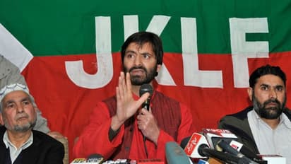 JKLF ban may disturb Kashmir, Intelligence Bureau warns; Mehbooba says Valley is now an open air prison