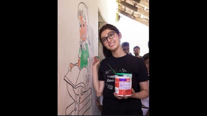 ಸಿನಿಮಾ ಬಿಟ್ಟು ಶಾಲೆ ಮೆಟ್ಟಿಲೇರಿದ ಪ್ರಣಿತಾ!