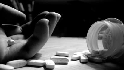 జడ్పీటీసీ టిక్కెట్టు దక్కలేదని టీఆర్ఎస్ నేత ఆత్మహత్యాయత్నం