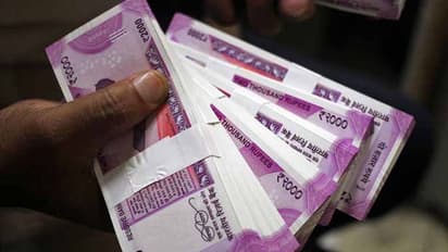 నెల్లూరు టీడీపీ ఆఫీసులో డబ్బు.... పట్టుకున్న వైసీపీ కార్యకర్తలు