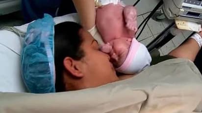 വയറ്റിലുള്ളത് ഇരട്ടക്കുഞ്ഞുങ്ങളാണ്; പക്ഷേ അതിലൊന്ന് വളരുന്നത് വയറ്റിൽ കിടക്കുന്ന ഭ്രൂണത്തിന്റെ വയറ്റിൽ...