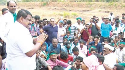 ಶಾಸಕ ಬಾಲಕೃಷ್ಣರನ್ನು 2 ಕಿ.ಮೀ. ನಡೆಸಿದ ಗ್ರಾಮಸ್ಥರು!