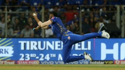 ఐపిఎల్ సీజన్ 12లో సూపర్ క్యాచ్... పొలార్డ్ మార్క్ ఫీల్డింగ్