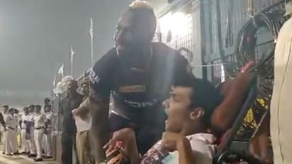 ಪಂದ್ಯಶ್ರೇಷ್ಠ ಪ್ರಶಸ್ತಿಯನ್ನು ವಿಶೇಷ ಅಭಿಮಾನಿಗೆ ನೀಡಿದ ರಸೆಲ್!