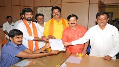 ನಾಮಪತ್ರ ಸಲ್ಲಿಕೆ ದಿನವೇ 'ಸಿಂಹ'ಗೆ ಆಘಾತ