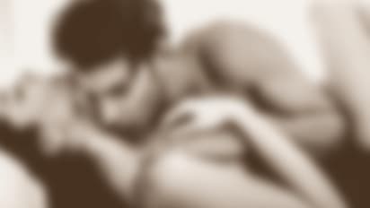 இரவு நேரம், பூங்காவுக்கு வந்த இளம் பெண்..!! மாறி மாறி வெறித்தனமாக அனுபவித்த 5 வாலிபர்கள்..!!