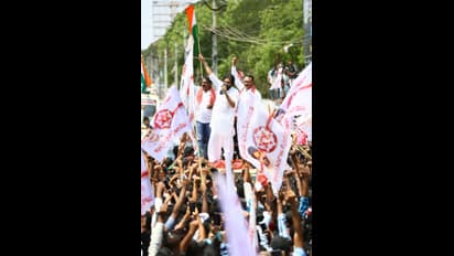 గుంటూరులో పవన్ కల్యాణ్ ప్రచారం (ఫొటోలు)