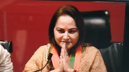 అందుకే తెలుగు రాజకీయాల నుంచి తప్పుకున్నా.. క్షమించండి : జయప్రద సంచలన వ్యాఖ్యలు