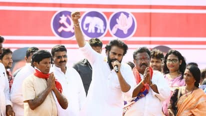 వైఎస్సార్సిపి ఫ్యాన్కు పవర్ మాదగ్గరినుండే...స్విచ్ కూడా తమవద్దే: పవన్ ఆసక్తికర వ్యాఖ్యలు