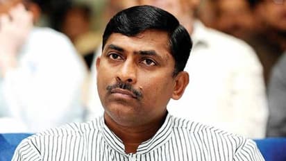 కోట్లు స్వాహా: బీజేపీ నేత మురళీధర్ రావుపై చీటింగ్ కేసు