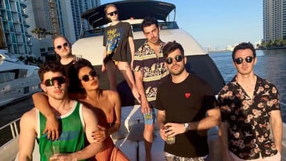 Are Priyanka Chopra, hubby Nick Jonas trying to impress Begum Kareena?