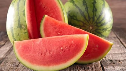 തണ്ണിമത്തനില് വിഷം കുത്തിവയ്ക്കുന്നുണ്ടോ?; വായിക്കേണ്ട കുറിപ്പ്...