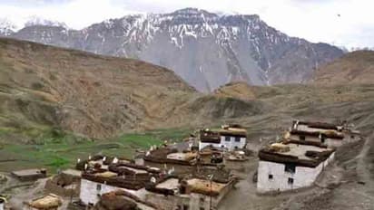 തഷിഗാങ്, 15256 അടി; 49 വോട്ട് രേഖപ്പെടുത്താൻ പോളിങ് ഉദ്യോഗസ്ഥര് ഈ മല താണ്ടും