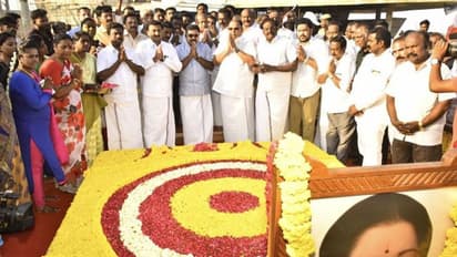 கோட்டை விட்ட இபிஎஸ், ஓபிஎஸ்...!! ஸ்கோர் செய்த டி.டி.வி. தினகரன்..!