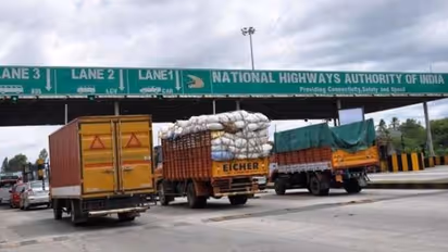 சுங்கச் சாவடியா..? சுரண்டல் சாவடியா..? டி.டி.வி.தினகரன் கொதிப்பு..!