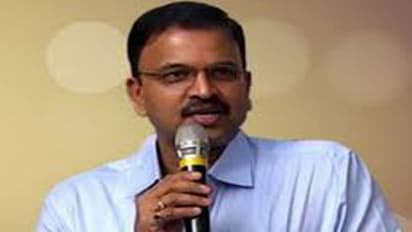 జనసేన అభ్యర్థి జేడీ లక్ష్మీనారాయణ నూతన ఒరవడి: రూ.100 బాండ్ పై మేనిఫెస్టో రిలీజ్