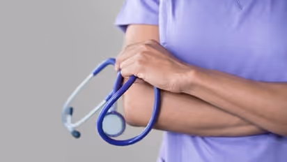 'ലൈംഗിക അധിക്ഷേപം, പിഴ, ടോയ്‍ലറ്റ് കഴുകൽ, ചെരുപ്പ് വൃത്തിയാക്കൽ'; എസ് എച്ച് നഴ്സിങ് കോളേജിനെതിരെ റിപ്പോർട്ട്