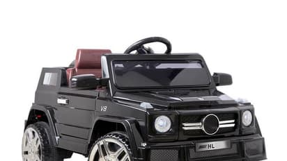 ಆಟಿಕೆ ಕಾರಿನಲ್ಲಿ ಮುಖ್ಯ ರಸ್ತೆಗೆ ಬಂದ ಪುಟಾಣಿ- ಕಕ್ಕಾಬಿಕ್ಕಿಯಾದ ಪೊಲೀಸ್!