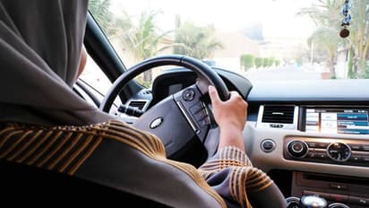 സൗദിയിൽ ടാക്സി നിയമം പരിഷ്ക്കരിച്ചു: ഫാമിലി ടാക്സിയിൽ പുരുഷന്മാരെ കയറ്റിയാൽ ആയിരം റിയാൽ പിഴ