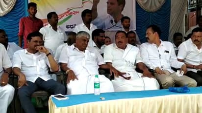 ರೇವಣ್ಣ, ಶಿವರಾಂ ಎದುರೇ ಬಿಜೆಪಿ ಬೆಂಬಲಿಸ್ತೇವೆ ಎಂದ ಕಾಂಗ್ರೆಸ್ಸಿಗರು!