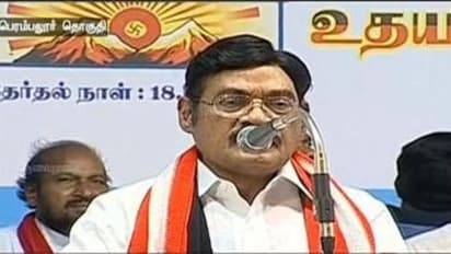 நான் வெற்றி பெற்றால் ஆண்டுக்கு 300 மாணவர்களுக்கு எஸ்ஆர்எம் பல்கலைக்கழகத்தில் இலவச கல்வி …. பாரிவேந்தர் அதிரடி அறிவிப்பு !!