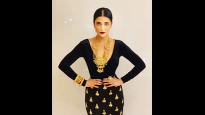 హాట్ లుక్స్ తో షేక్ చేస్తోన్న శ్రుతిహాసన్!