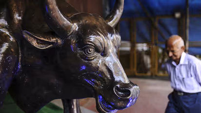 Share Market Today : വിപണിയിൽ മുന്നേറി ഇൻഫോസിസ്; സെൻസെക്സ് 685 പോയിന്റ് ഉയർന്നു