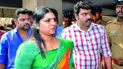 कांग्रेस नेताओं पर यौन शोषण का आरोप लगाने वाली अब वायनाड से लड़ेगी राहुल के खिलाफ चुनाव