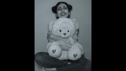 रातों-रात स्टार बनने वाली प्रिया प्रकाश एक बार फिर छाई इंटरनेट पर अपनी इन तस्वीरों की वजह से