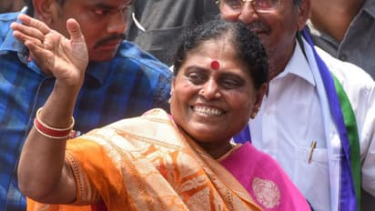 చంద్రబాబు గొంతు తడారిపోయేలా చేసిన చరిత్ర జగన్దే: వైఎస్ఆర్సీపీ ప్లీనరీలో వైఎస్ విజయమ్మ