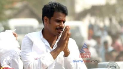 ಶಾಸಕರ ಸಭೆಯಲ್ಲಿ ನಿಖಿಲ್: ಜನಪ್ರತಿನಿಧಿಯೇ ಅಲ್ಲದ ಸಿಎಂ ಪುತ್ರನಿಗೇನು ಕೆಲಸವಿಲ್ಲಿ?