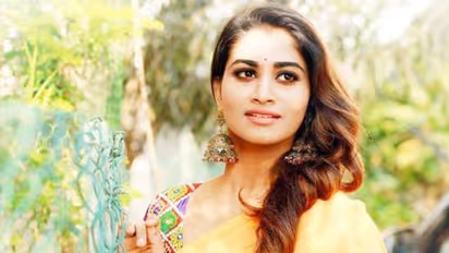 விஜய் டிவியில் பிரபலம் ஷிவானி எடுத்த அதிரடி முடிவு! அதிர்ச்சியில் ரசிகர்கள்!