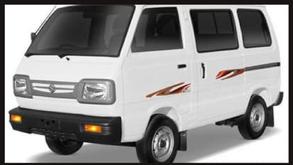 హైదరాబాద్ నడిరోడ్డులో.. పాడైన కారులో.. రెండేళ్లుగా నివాసం ఉంటున్న మహిళ....