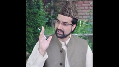 NIA sends final warning to Hurriyat chf Mirwaiz, asks him to join investigation