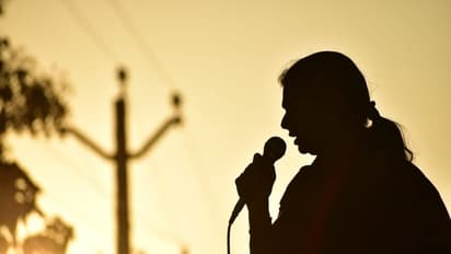 டெல்லி சென்று கனிமொழியை வெறுப்பேற்றி... நீளும் உதயநிதி லாபி...!