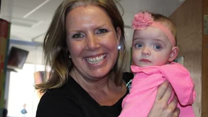 ഐസിയുവിൽ ഉപേക്ഷിച്ചിട്ട് പോയ കുഞ്ഞിനെ ദത്തെടുത്ത നഴ്സിന്റെ കഥ...