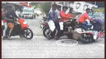 എല്ഡിഎഫ് സ്ഥാനാര്ത്ഥിയുടെ പ്രചരണത്തിനിടെ മറിഞ്ഞ ബൈക്കില് നിന്നും പുറത്തുചാടിയത് വടിവാള്