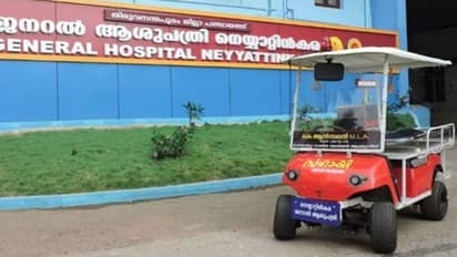 കേരളത്തിലെ ആദ്യ ഇലക്ട്രിക് ആംബുലന്സ് തുരുമ്പ് പിടിക്കുന്നു