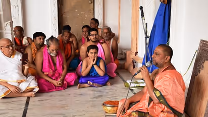 ಮಂತ್ರಾಲಯದಲ್ಲಿ ಯುಗಾದಿ ಸಂಭ್ರಮ ಹೀಗಿತ್ತು ನೋಡಿ