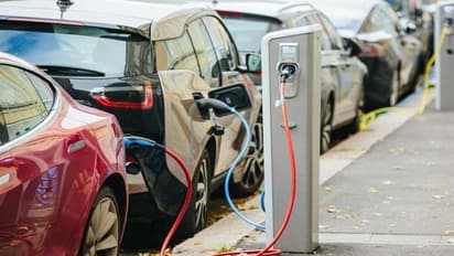 ಎಲೆಕ್ಟ್ರಿಕ್ ವಾಹನ ಖರೀದಿಸುವವರಿಗೆ  1 ಲಕ್ಷ ರೂ ಸಬ್ಸಿಡಿ ಘೋಷಿಸಿದ ಸರ್ಕಾರ!