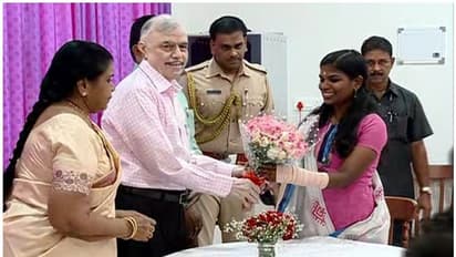 ಕೇರಳದ ಮೊದಲ ಬುಡಕಟ್ಟು IAS ಅಧಿಕಾರಿ ಈಗ ಕಲ್ಲಿಕೋಟೆಯ ಸಹಾಯಕ ಕಲೆಕ್ಟರ್!