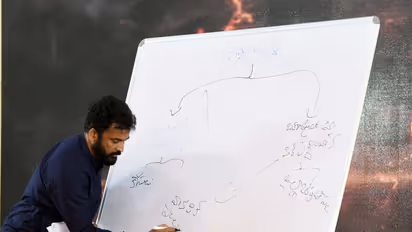 టీడీపీ గెలవకపోతే అమరావతి నుండి రాజధాని తరలింపు: శివాజీ సంచలనం