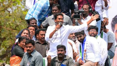 జగన్ తో తొలి నుంచి ఇప్పటి దాకా ప్రయాణించిన ఎమ్మెల్యేలు వీరే...