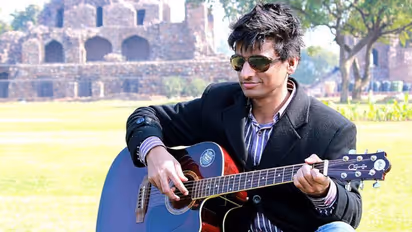 തെറ്റായ മരുന്ന് കുത്തിവച്ച് കാഴ്ച പോയി; സിവില് സര്വീസ് നേടിയ യുവാവിന്റെ അനുഭവങ്ങളൊന്ന് കേള്ക്കണം....